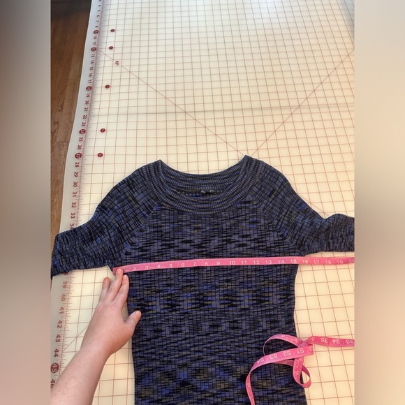 Hannah size large black and indigo body con long sleeve scoop neck sweater - Picture 15 of 16